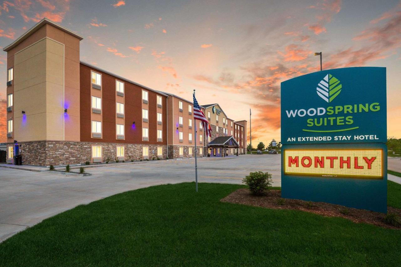 Woodspring Suites Davenport Quad Cities Экстерьер фото