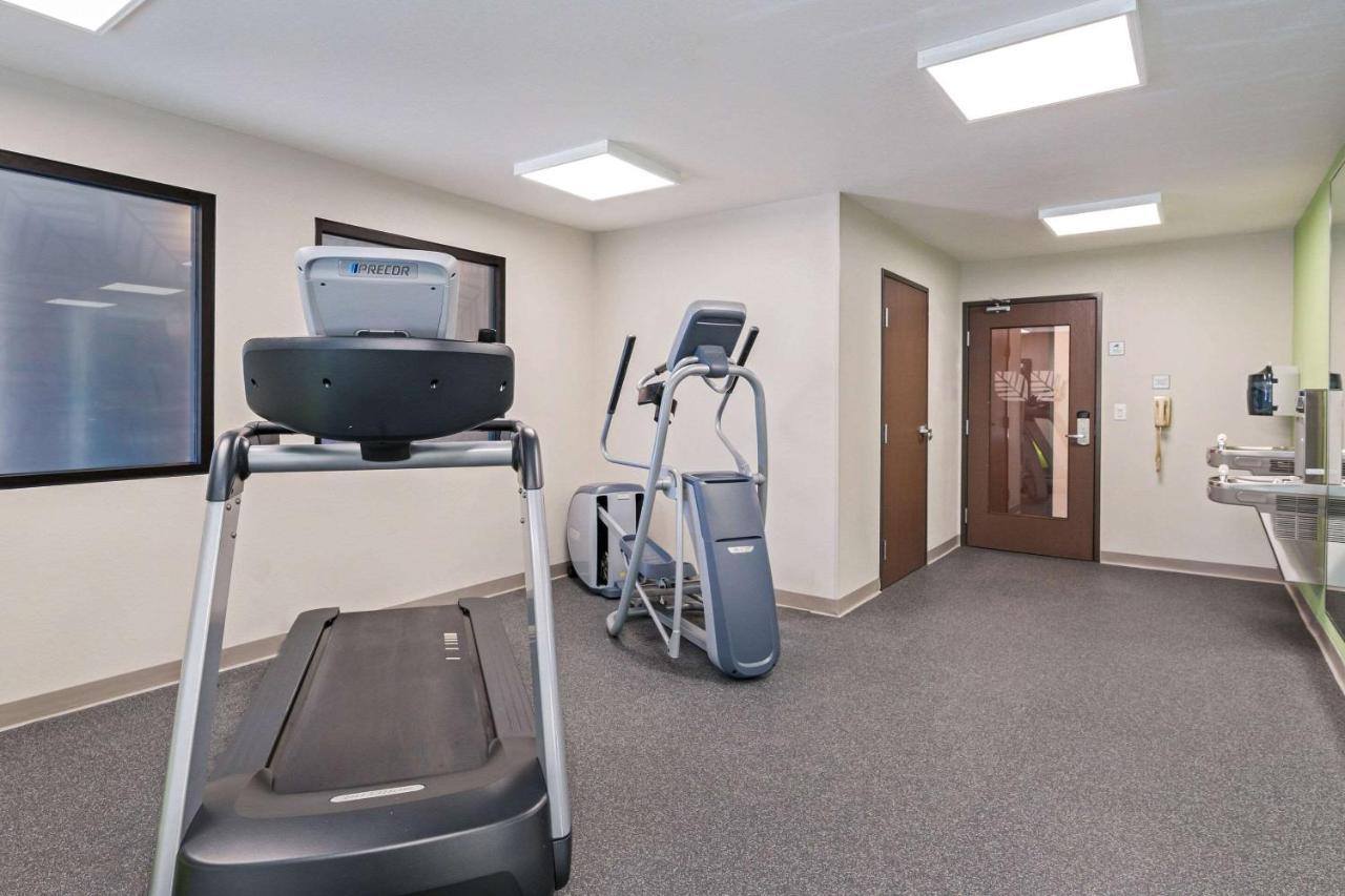 Woodspring Suites Davenport Quad Cities Экстерьер фото